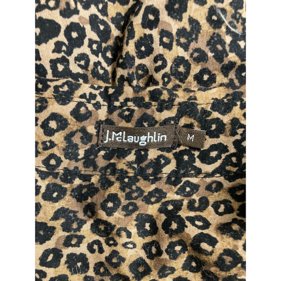 J. McLaughlin Animal Print Button Front Shirt Size Medium Closet Staple - Picture 4 of 4